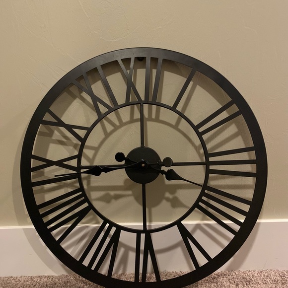 Hanging clock - Picture 2 of 3